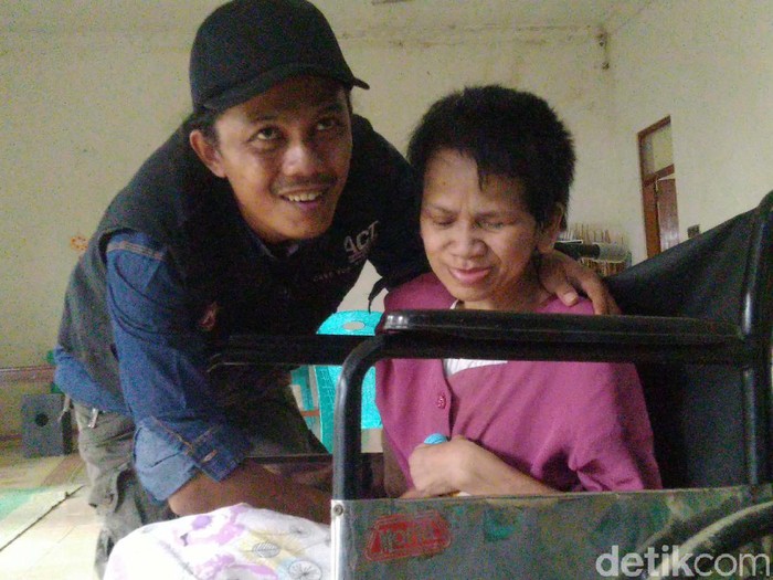 Sukiyah yang tidak mandi 27 tahun dan rambutnya menjadi sarang tikus kini di Rumah Pemulihan Efata, Semarang. Kondisinya kini sudah berangsur membaik.