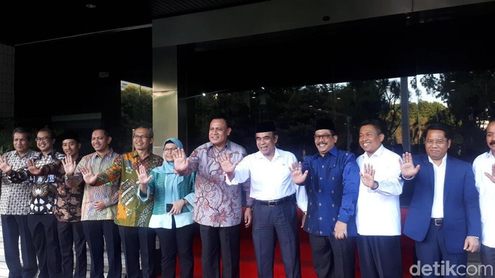 Ketua KPK Firli Bahuri dan para pimpinan KPK menemui Menag Fachrul Razi.