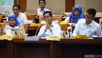 Rapat dipimpin oleh Ketua Komisi VII DPR RI Sugeng Suparwoto.