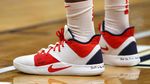 Sneakers Spesial untuk Kobe Bryant
