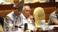 Rapat kali ini bertujuan untuk membahas evaluasi penanganan sarana dan prasarana transportasi perayaan Natal 2019 dan Tahun Baru 2020 (Nataru).