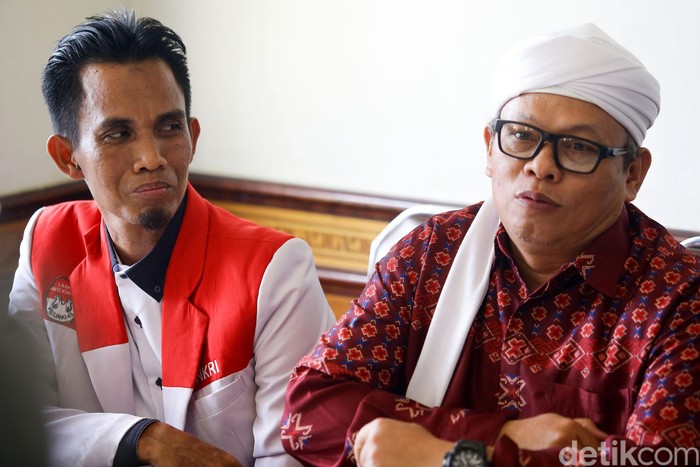 FUI Imbau Harun Masiku Menyerahkan Diri ke KPK Forum Umat Islam (FUI) memberikan sikap terkait menghilangnya Politisi PDIP Harun Masiku. FUI mengimbau agar ia menyerahkan diri ke KPK.
