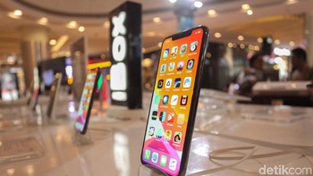 Produk-produk Apple seperti smartphone, laptop hingga aksesoris lainnya dihadirkan dalam acara ini.