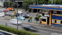 Direktur Operasional CMNP Djoko Sapto menjelaskan Tol Dalam Kota yang dikelola oleh Citra Marga Nusaphala Persada (CMNP) tersebut mengalami kenaikan tarif sebesar 6,86%.
