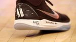 Sneakers Spesial untuk Kobe Bryant