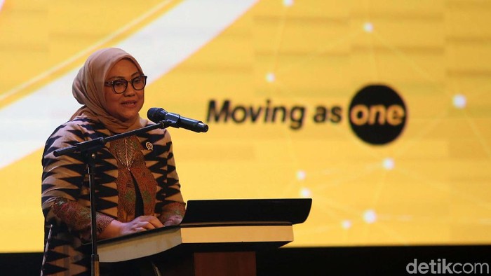 Menaker Ida Fauziyah meresmikan Lembaga Pelatihan Kerja (LPK) United Tractor (UT) School di Jakarta. Ia meminta dukungan dunia usaha terkait peran training center.