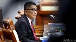 Salam Jempol Helmy Yahya Saat Penuhi Panggilan Komisi I DPR