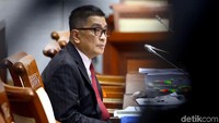 Helmy mengatakan bersama lima direksi yang lainnya memimpin TVRI dengan integritas tinggi. Dia mengatakan dengan memimpin TVRI, lembaga penyiaran publik itu dapat ditonton kembali oleh masyarakat.