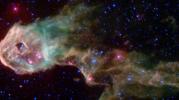 Namun seiring Spitzer terus melayang di luar angkasa, sistemnya perlahan menua dan usia baterainya pun berkurang. Hal ini menyulitkan para engineer dan astronom berkomunikasi dengan Spitzer. Itulah sebabnya NASA mematikan teleskop ini. Foto: NASA