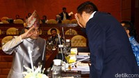 Rapat dibuka dengan apresiasi dari DPR RI untuk pemerintah khususnya untuk Kemenhub dan Kementerian PUPR karena suksesnya pelaksanaan mudik Natal dan Tahun Baru 2020. Menurut Lasarus mudik Natal dan Tahun Baru 2020 berjalan dengan lancar.