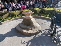 Mau Jadi Raja, Pria Ini Curi Pedang Arthur dari Disneyland