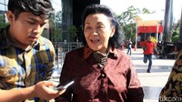 Hari ini Diah diperiksa sebagai saksi untuk Dudy Jocom. Dudy Jocom merupakan mantan Pejabat Pembuat Komitmen (PPK) Pusat Administrasi Keuangan dan Pengelolaan Aset Sekretariat Jenderal Kemendagri.