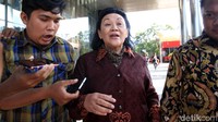 Perihal kasus yang menjerat Dudy Jocom ini, KPK menetapkan tiga orang tersangka. Pertama, Dudy Jocom ditetapkan sebagai tersangka dugaan korupsi proyek gedung IPDN di Sulawesi Selatan (Sulsel) dan Sulawesi Utara (Sulut).