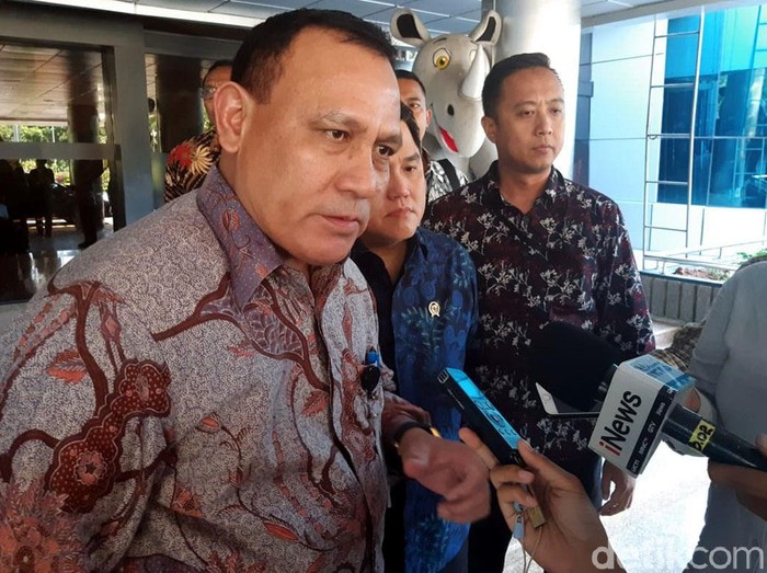 Ketua KPK Firli Bahuri mendatangi kantor Kementerian BUMN. Kedatangannya untuk membahas pencegahan praktik korupsi di tubuh BUMN.