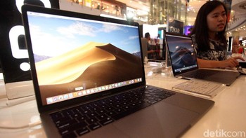 Ada juga sejumlah produk dan aksesori Apple yang mendapat potongan harga/diskon di pameran ini.