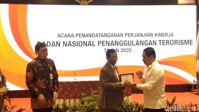 Mahfud Md (tengah) (Kadek Melda Luxiana/detikcom)