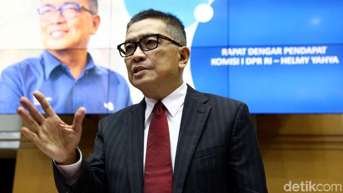 Eks Dirut TVRI Helmy Yahya penuhi panggilan Komisi I DPR untuk hadiri rapat dengar pendapat umum (RDPU). Rapat itu terkait pemecatan dirinya oleh Dewas TVRI.
