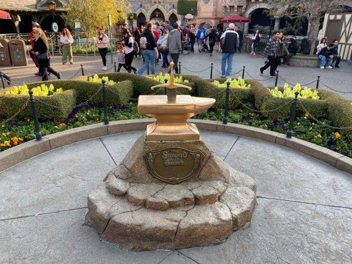 Pedang King Arthur di Disneyland