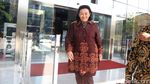 Usai Diperiksa, Eks Sekjen Kemendagri Buru-buru Tinggalkan KPK
