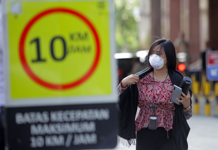 Selalu ada berkah di balik musibah. Seperti mewabahnya, virus corona membuat permintaan masker meningkat.