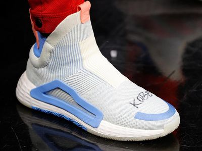 Sneakers Spesial untuk Kobe Bryant