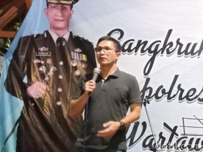Kapolres Lamongan AKBP Harun mengajak cangkrukan komunitas wartawan