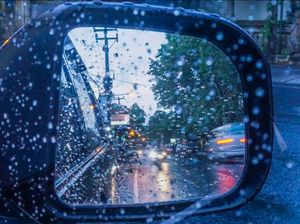 Ini Cara Atur Posisi Spion Kendaraan dengan Benar