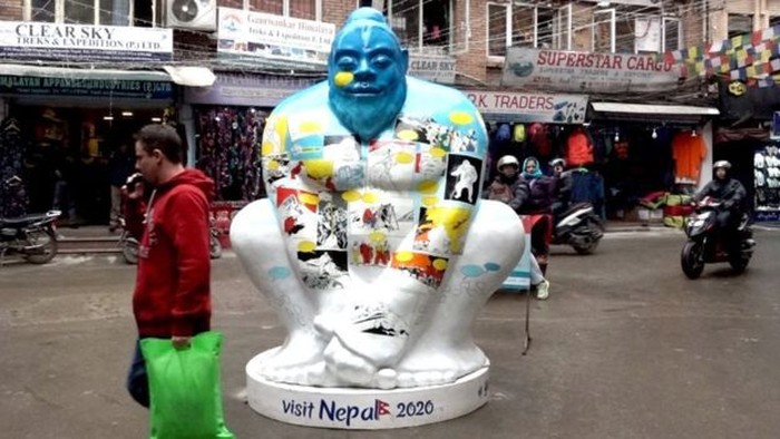 Patung Monster Yeti