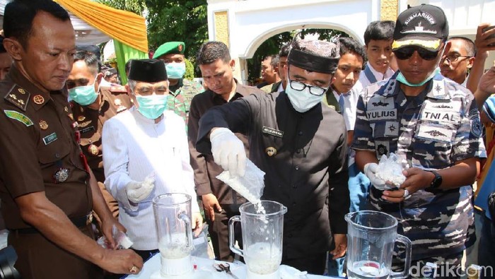 Bupati Anas Ikut Musnahkan Barang Bukti Kejahatan