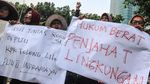 Warga Demo KPK Soal Proyek PLTU II Indramayu