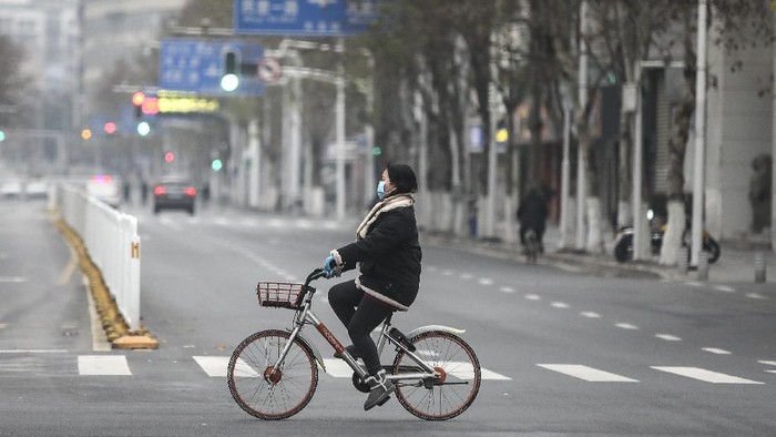 51 Pasien Virus Corona Sembuh, Wuhan Perlahan Bangkit Media nasional China melaporkan sedikitnya 51 pasien virus corona telah dinyatakan sembuh. Hal itu membuat Wuhan perlahan bangkit.