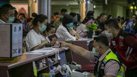 Pihak Bandara Hang Nadim juga menghentikan sementara penerbangan dari China ke Batam sampai batas waktu yang belum ditentukan. ANTARA FOTO/M N Kanwa.