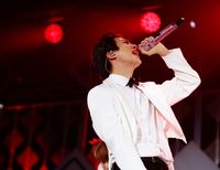 Mikrofon Bekas Pakai BTS Dilelang, Terjual Rp 1,1 Miliar