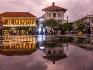 Setelah Hujan di Kota Tua