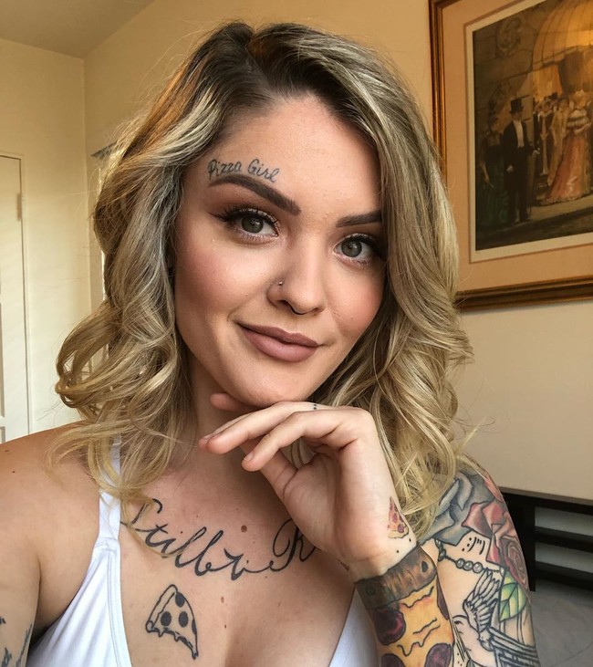 Berusia 18 tahun, Aleen berusaha untuk meninggalkan kehidupan kelamnya dengan bergabung dengan militer. Dia berharap bergabung dengan Angkatan Udara Amerika akan memberinya tujuan, tetapi dia terus memerangi rasa depresi dan kecemasannya. Foto: Instagram