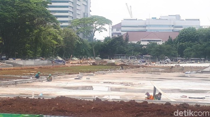 Pengerjaan proyek revitalisasi Monas/Dwi detikcom