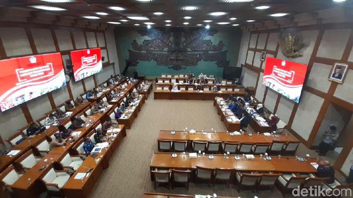 Menkeu Sri Mulyani rapat dengan DPR (Fadhly F Rachman-detikcom) Menkeu Sri Mulyani rapat dengan DPR (Fadhly F Rachman-detikcom)