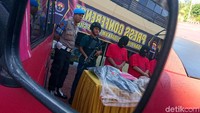 Pihak kepolisian dari Satreskrim Polres Cilegon berhasil mengamankan tiga orang pelaku pencurian kabel listrik di Cilegon, Banten, Selasa (28/1/2020).