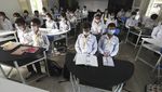 Cegah Virus Corona, Siswa Sekolah di Kamboja Pakai Masker