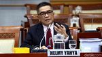 Salam Jempol Helmy Yahya Saat Penuhi Panggilan Komisi I DPR