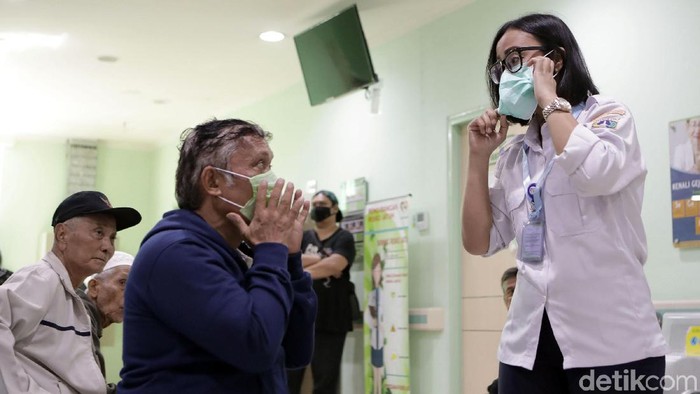 Sosialisasi Pencegahan Virus Corona di RSUD Pasar Minggu RSUD Pasar Minggu gelar sosialisasi pencegahan virus corona. Penyuluhan diberikan agar masyarakat siaga dalam menghadapi kemungkinan penyeberan penyakit itu.