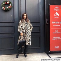 Dikatakan jika Uhm Jung Hwa sering mencampurkan susu atau cleansing milk dengan garam kosmetik dengan rasio 3:1. Ramuan tersebut dihangatkan lalu dibiarkan di wajah sebelum dibilas. Masker itu diklaim bisa membersihkan sisa minyak, sebum, dan kotoran secara mendalam. Foto: Instagram @umaizing