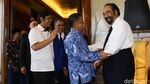 Sohibul Iman dan Surya Paloh Cipika-cipiki di DPP NasDem