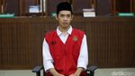 Dituntut 4 Bulan Penjara, Lutfi Menangis dan Dipeluk Ibunda