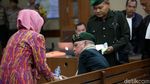 Kivlan Zen Berbaret Hijau di Sidang Senpi Ilegal
