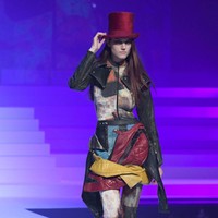 Fashion show karya desainer Jean Paul Gaultier yang merupakan koleksi terakhirnya sebelum pamit setelah 50 tahun berkarya, digelar di Theatre du Chatelet, Paris Haute Couture Fashion Week Spring/Summer 2020, Paris, Prancis. [Photo by Pascal Le Segretain/Getty Images].