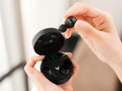 Vyatta Rilis Earphone TWS Berteknologi AptX