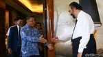 Sohibul Iman dan Surya Paloh Cipika-cipiki di DPP NasDem