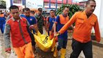 Evakuasi Korban Tewas Akibat Banjir di Tapteng