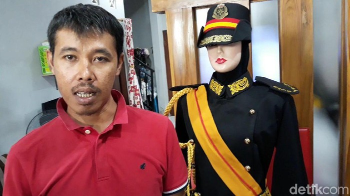 Pemuatan seragam Keraton Agung Sejagat di Bantul, Rabu (29/1/2020).